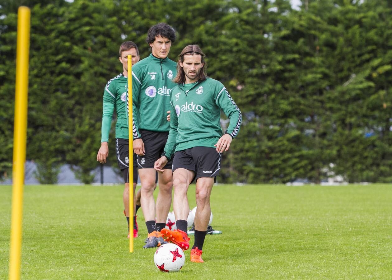 Fotos: El Racing prepara el partido contra la Real Sociedad B