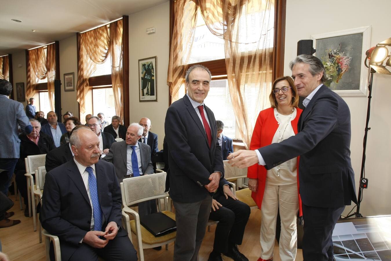 Fotos: El ministro De la Serna presenta el estudio informativo del tramo Aguilar-Reinosa de la línea de Alta Velocidad a Cantabria