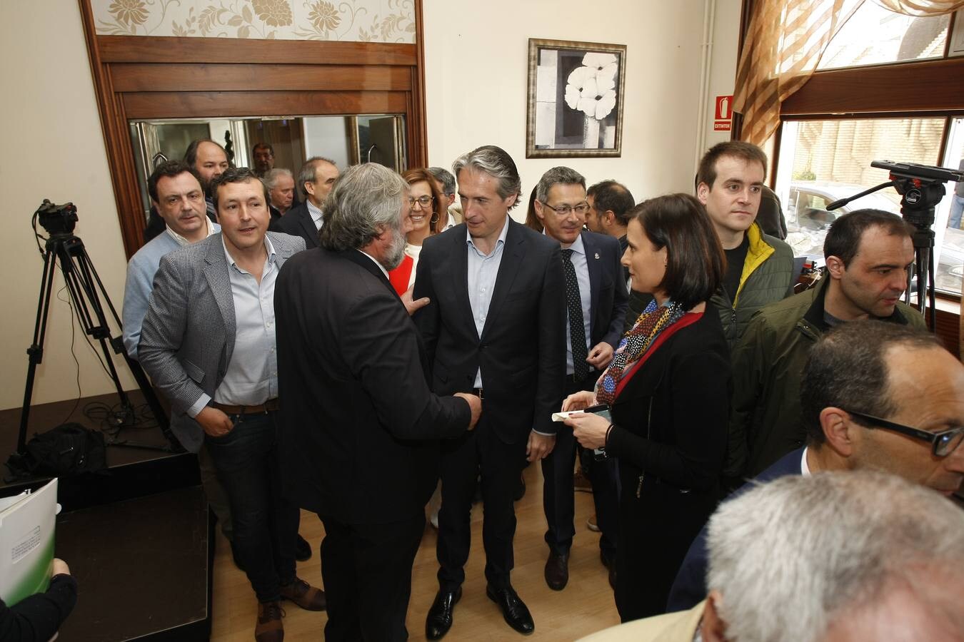 Fotos: El ministro De la Serna presenta el estudio informativo del tramo Aguilar-Reinosa de la línea de Alta Velocidad a Cantabria