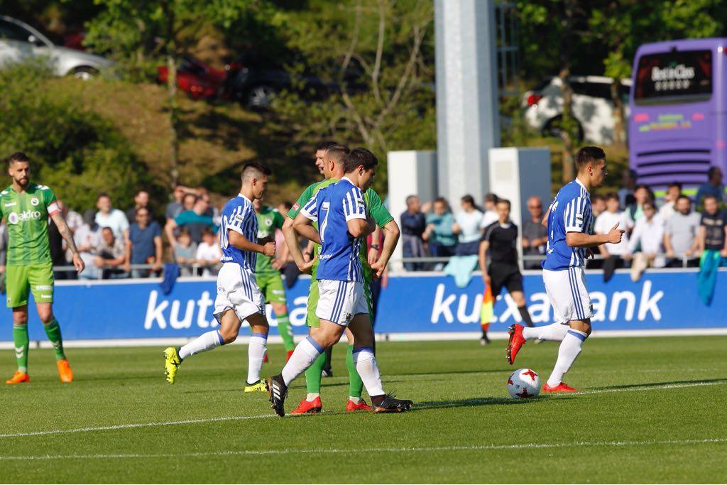 Fotos: El Racing se enfrenta a la Real Sociedad B en Zubieta