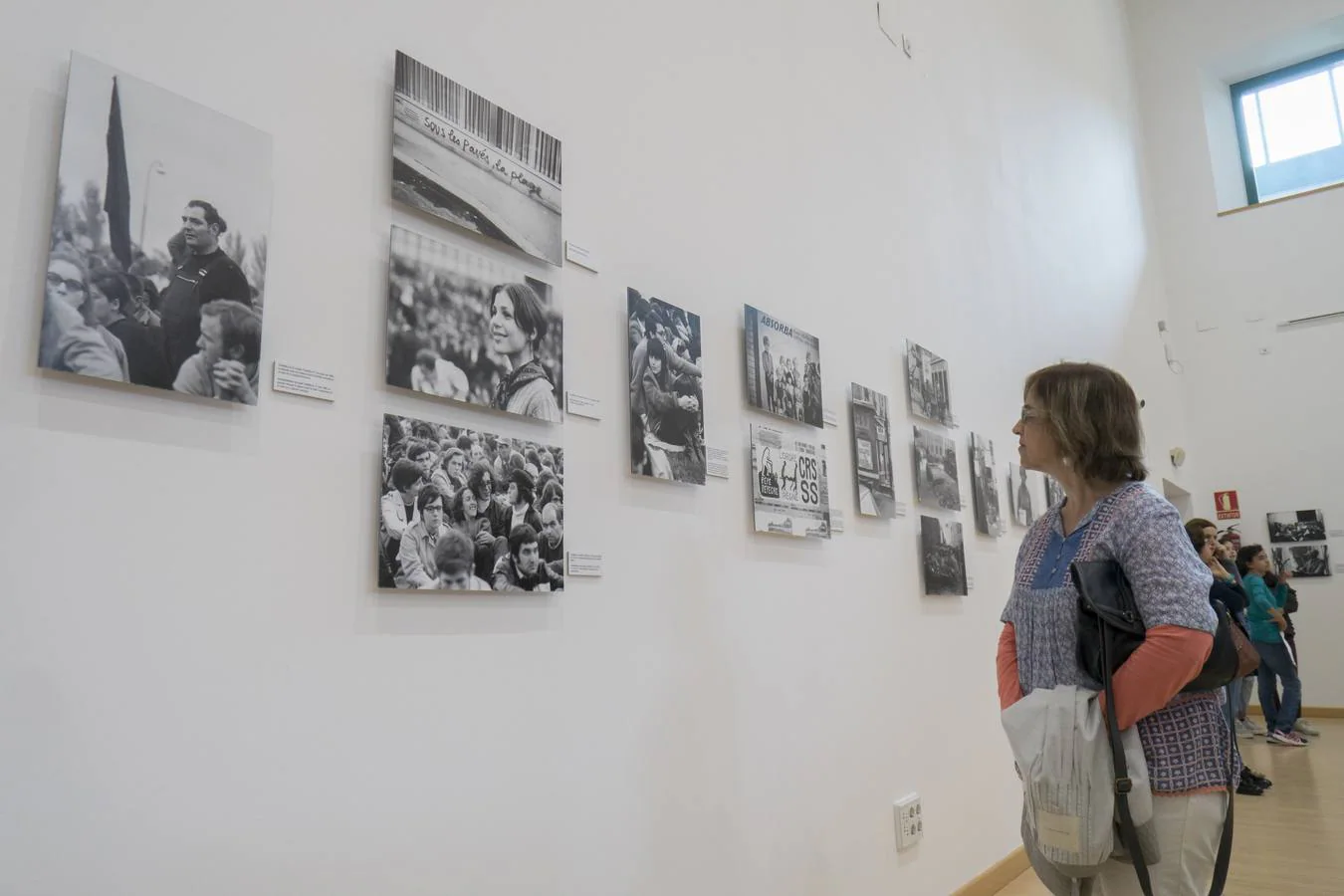 Fotos: Imágenes de la muestra sobre el Mayo del 68 de la Biblioteca Central de Cantabria