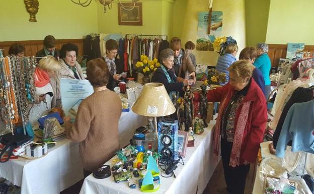 Apertura del bazar de Manos Unidas en el antiguo asilo San José de Los Corrales