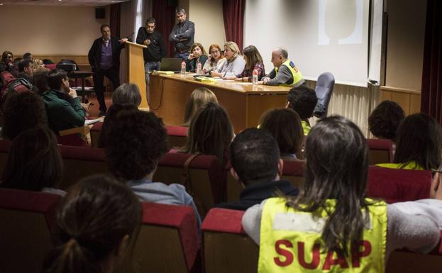 Una de las últimas asambleas de los Servicios de Urgencias de Atención Primaria, SUAP, y Emergencias (061), en el Hospital de Liencres.