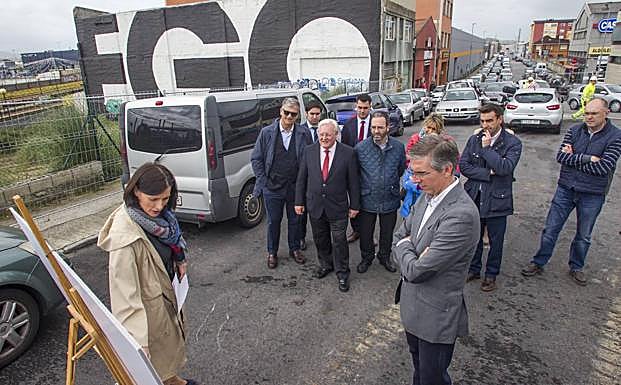 El polígono de Candina tendrá, en tres meses, una salida para vehículos ligeros