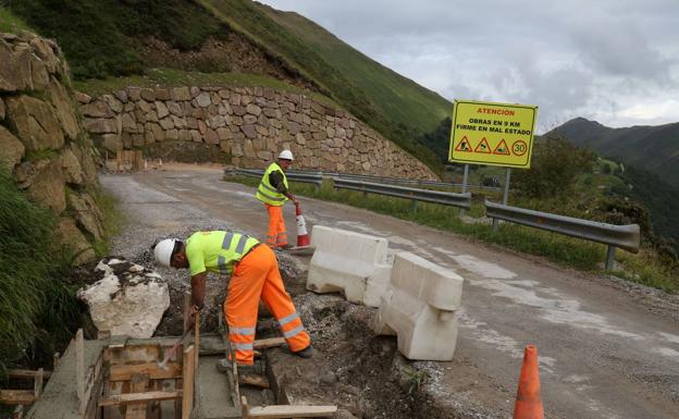 CCOO denuncia la falta de personal y de maquinaria en el Servicio de Vías y Obras de Cantabria