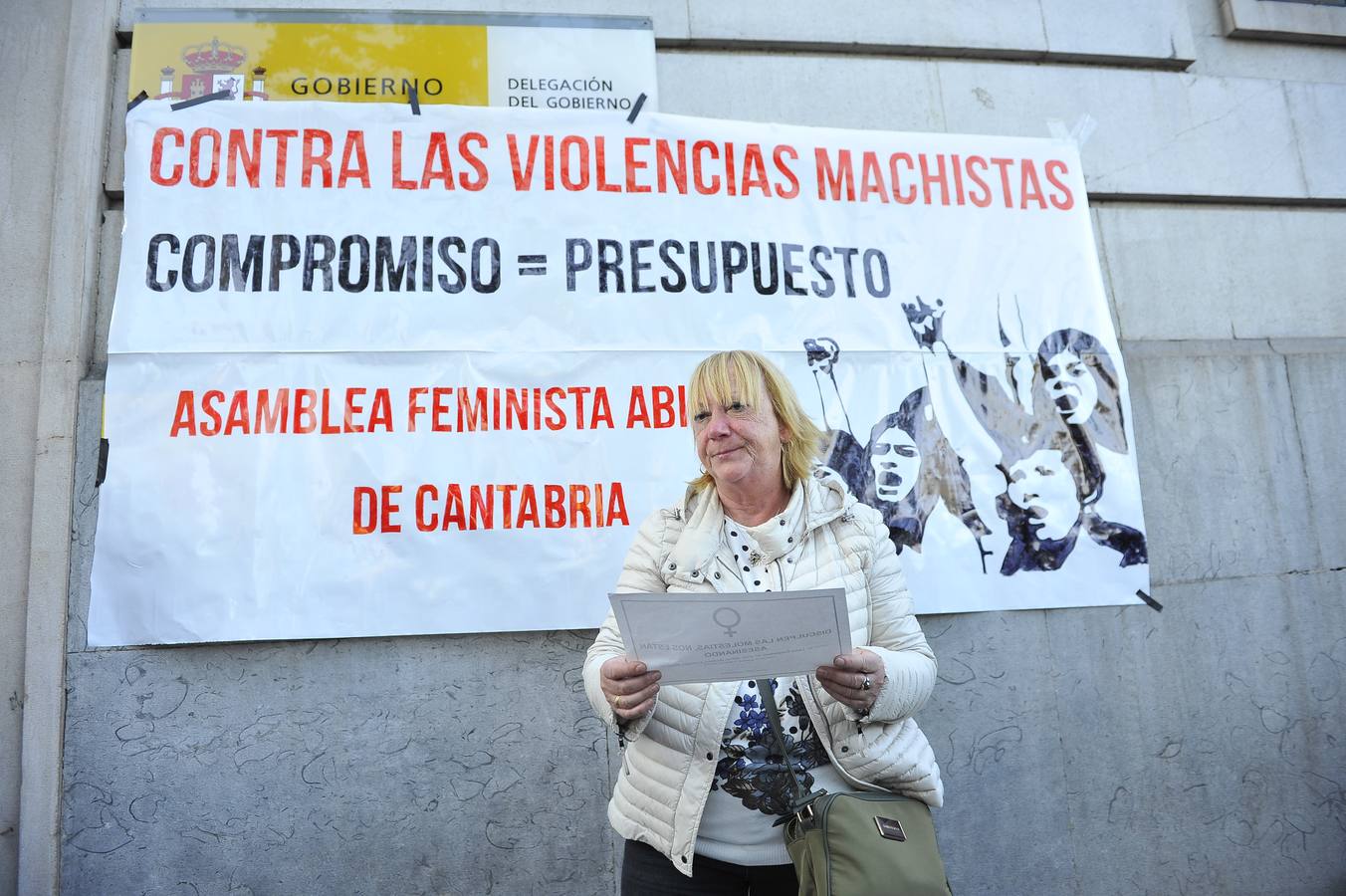 Fotos: Decenas de personas reclaman en Santander que se cumpla el presupuesto contra la violencia de género