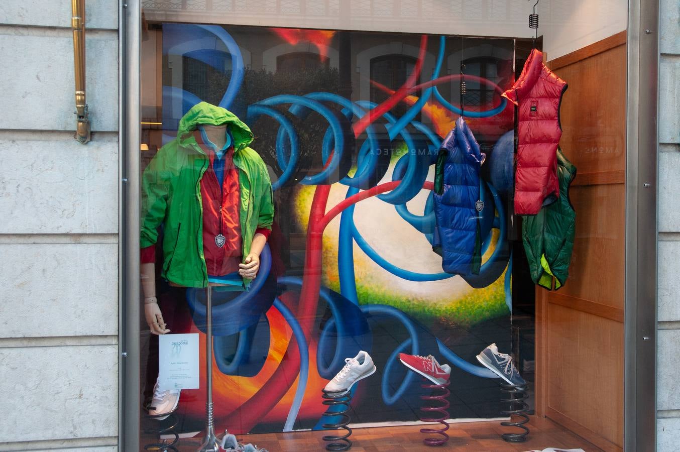 TIENDA: Golf, Plaza del Príncipe ARTISTA: Salva Sánchez