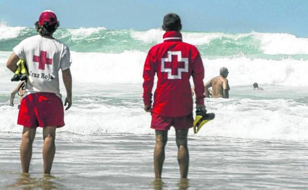 Cruz Roja recupera la vigilancia de las playas santanderinas para este verano