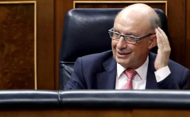 El ministro de Hacienda, Cristóbal Montoro, durante el debate de los Presupuestos Generales del Estado para 2018. 