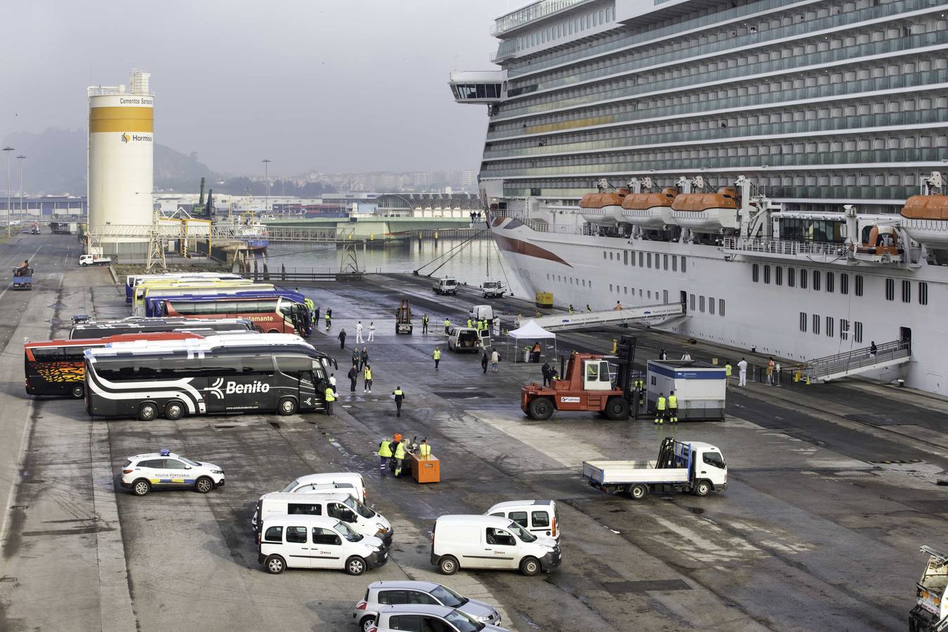 Fotos: El &#039;Britannia&#039; llega a Santander