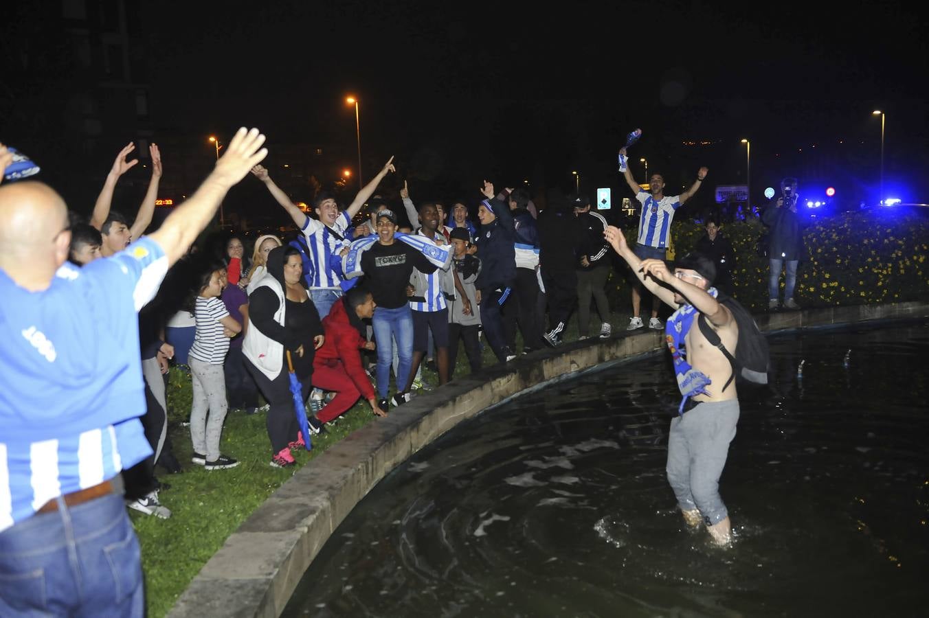 Fotos: Locura en Torrelavega