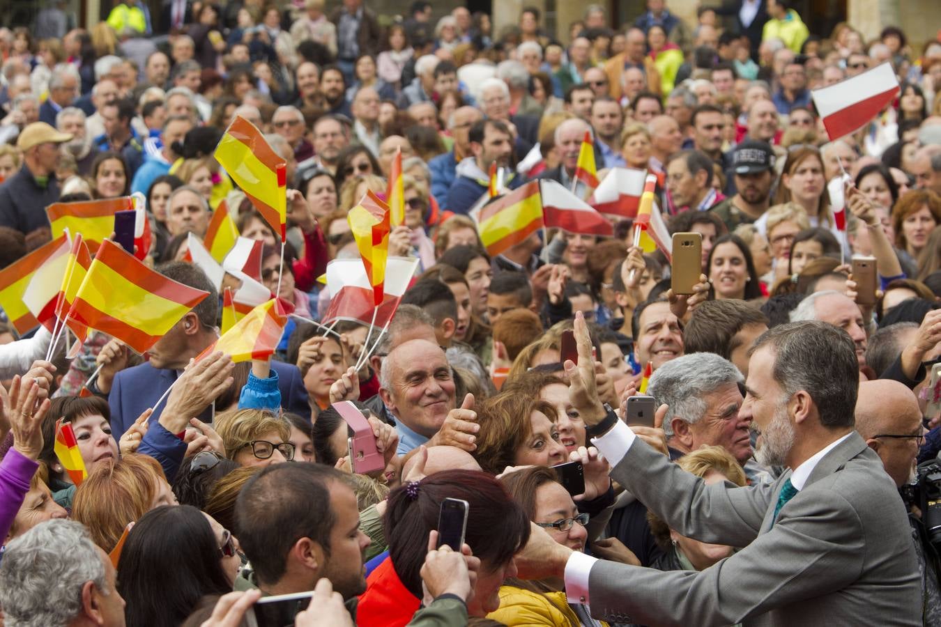 Fotos: Visita del Rey Felipe VI a Reinosa