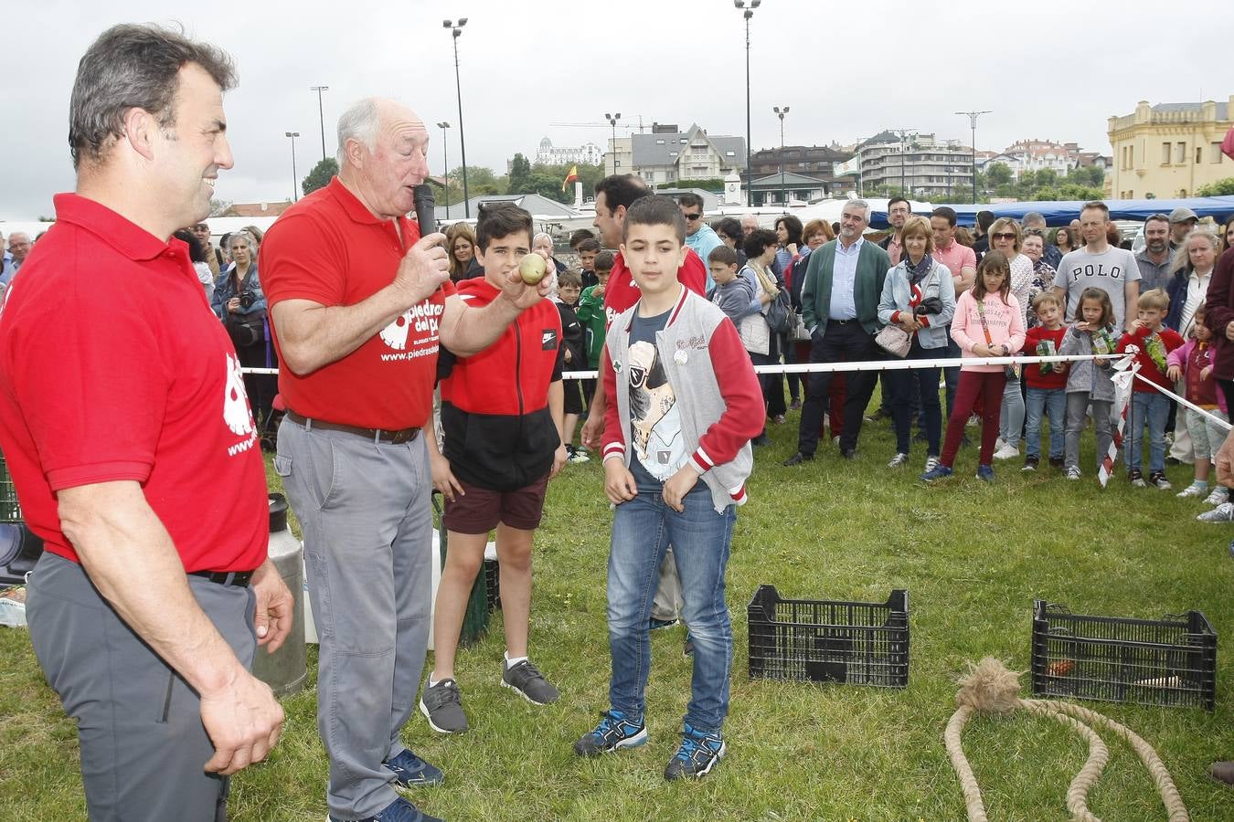 El recinto del Palacio de la Magdalena de Santander ha acogido la 41ª edición del Día Infantil de Cantabria.