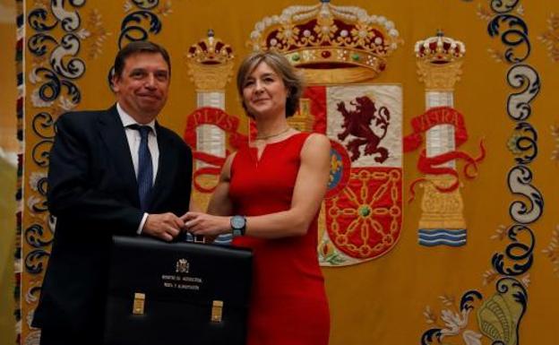 Luis Planas recibe la cartera de Isabel García Tejerina.