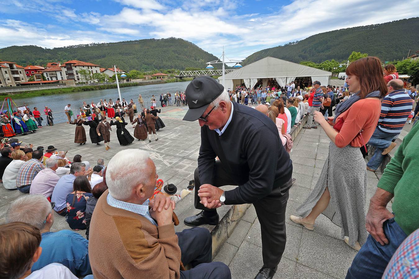 La XVI Fiesta de la Gaita de Unquera, en Val de San Vicente, ha reunido este fin de semana a un numeroso público en torno a una celebración que cada año pretende promover el apoyo al folclore de la región con la organización de una serie de actividades y actuaciones en torno a la música y las tradiciones cántabras.