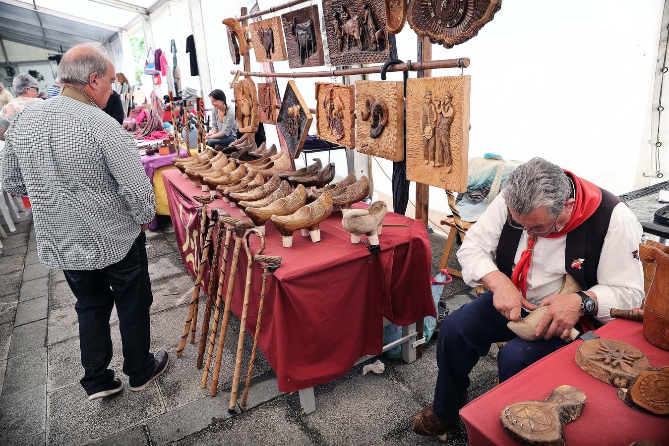 La XVI Fiesta de la Gaita de Unquera, en Val de San Vicente, ha reunido este fin de semana a un numeroso público en torno a una celebración que cada año pretende promover el apoyo al folclore de la región con la organización de una serie de actividades y actuaciones en torno a la música y las tradiciones cántabras.