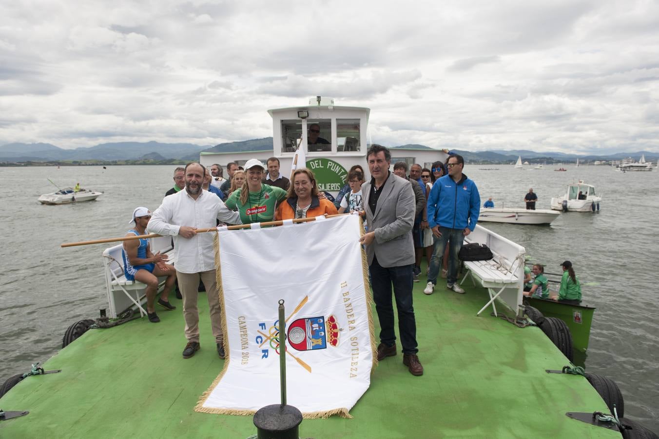 Los azules consiguieron aventajar en el primer tramo de la regata a Pedreña y mantuvieron la renta hasta la línea de meta