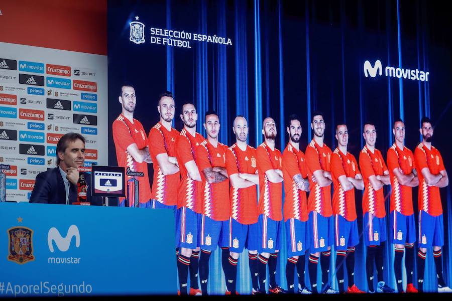 A dos días del debut de la selección española en el Mundial de Rusia contra Portugal, Luis Rubiales ha anunciado la destitución del seleccionador Julen Lopetegui. En sus dos años al frente del combinado nacional, el nuevo técnico del Real Madrid ha logrado la clasificación para el Mundial de forma brillante y sin conocer la derrota.