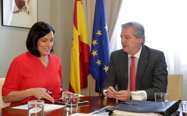 Imagen de la última reunión con el ya exministro de Cultura del PP para abordar el acuerdo