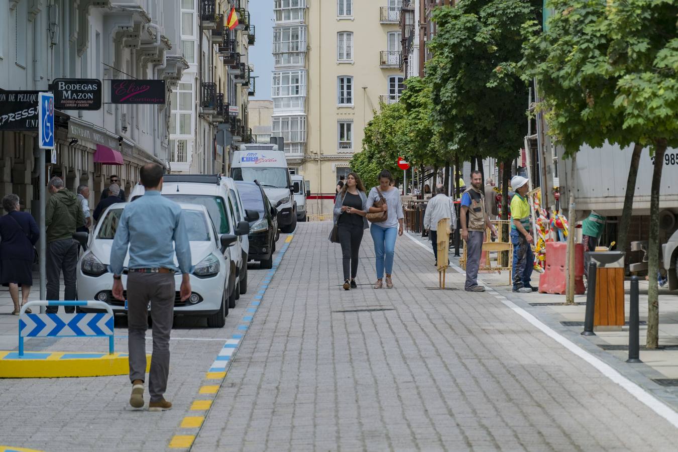 Fotos: La calle Peña Herbosa al fin se abre al tráfico