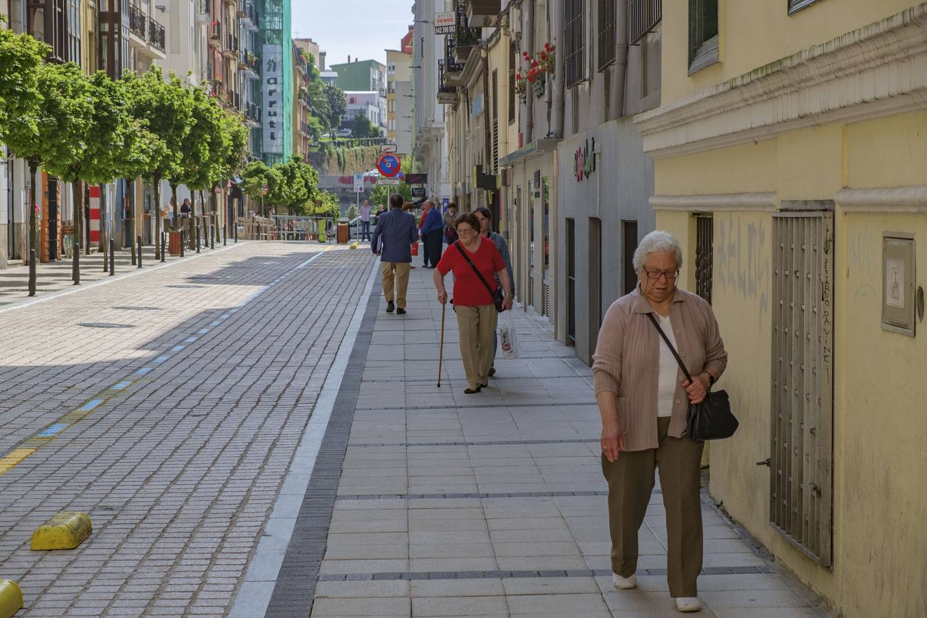 Fotos: La calle Peña Herbosa al fin se abre al tráfico