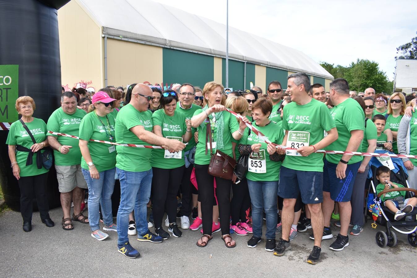 Fotos: Multitudinaria marcha contra el cáncer celebrada en Cartes