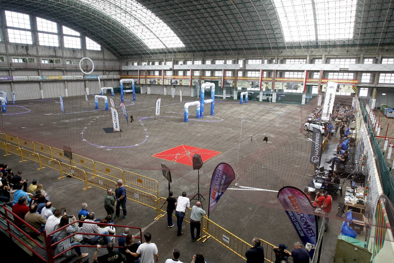 Fotos: Carrera de drones en Torrelavega