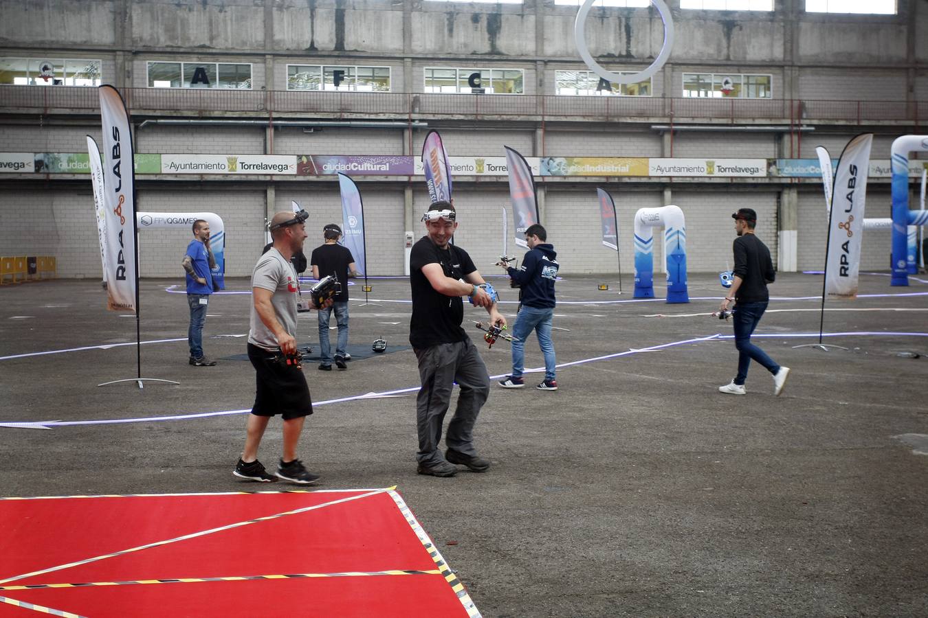 Fotos: Carrera de drones en Torrelavega