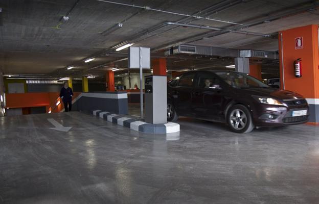 El parking de Tetuán es uno de los que tienen más anchura en sus plazas de Santander. 