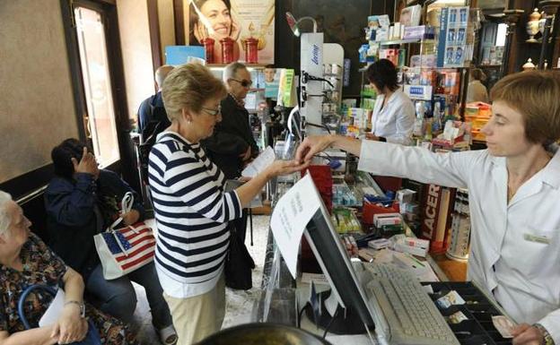 Los farmacéuticos que abrirán las 33 nuevas boticas cántabras elegirán destino el 7 de julio