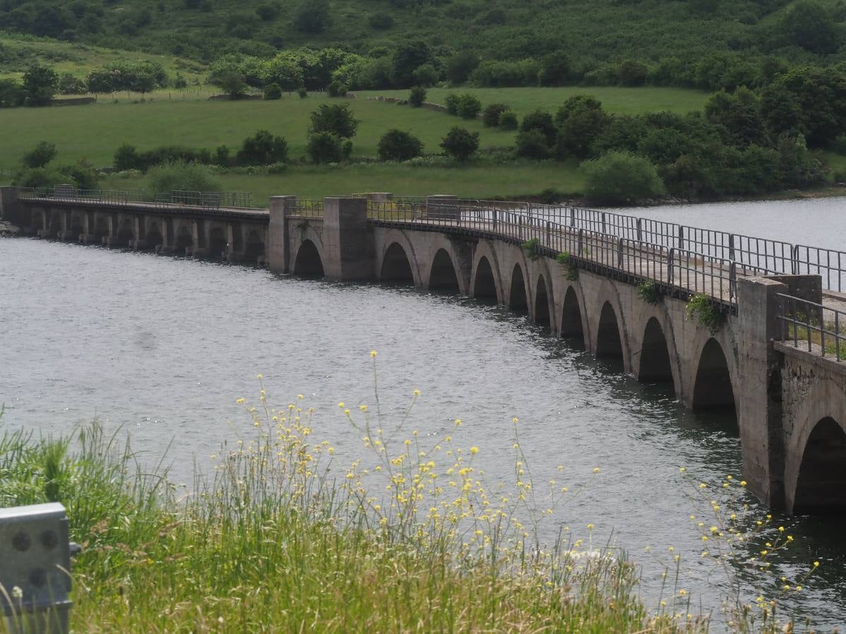 El embalse del Ebro deja atrás uno de sus años más complicados recibiendo al verano el nivel de agua al 87% de su capacidad.