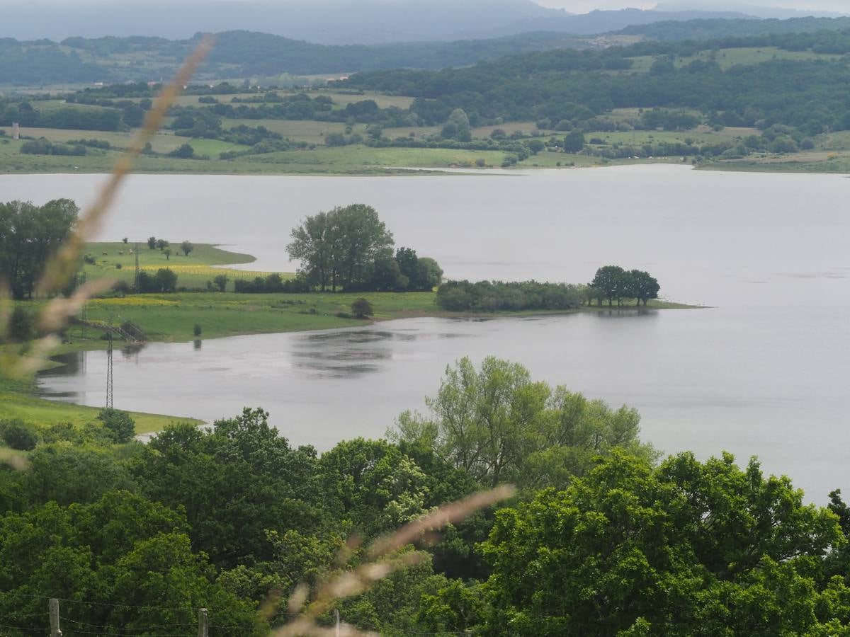 El embalse del Ebro deja atrás uno de sus años más complicados recibiendo al verano el nivel de agua al 87% de su capacidad.