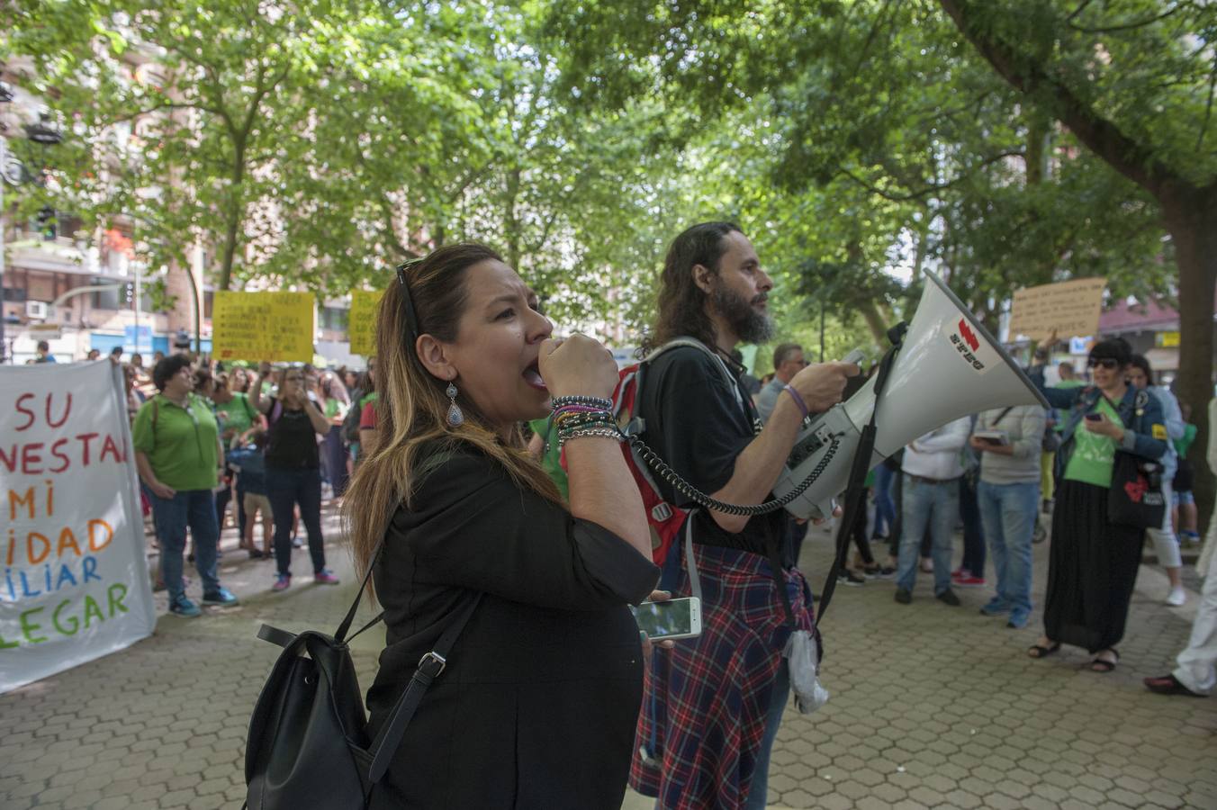 Fotos: Los maestros de Cantabria protestan ante la Consejería de Educación