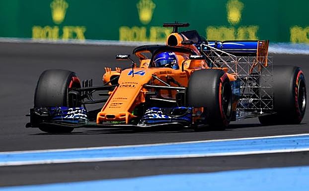 El McLaren de Fernando Alonso, rodando sobre el trazado de Paul Ricard. 