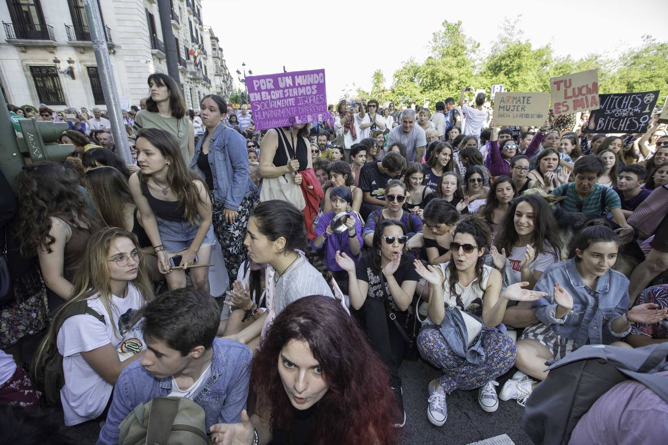 Fotos: Cacerolada en Cantabria contra la libertad de &#039;La Manada&#039;