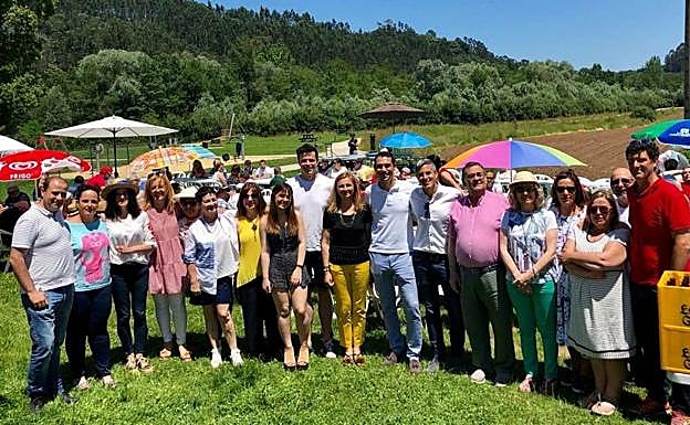 Zuloaga llama a la unidad del partido ante militantes de Cantabria y Asturias