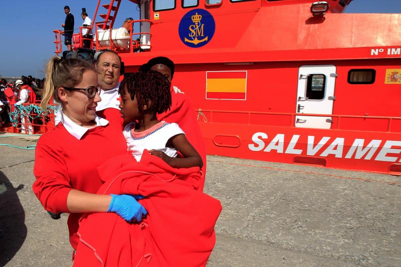 En total han llegado 21 pateras con 569 personas a bordo. Entre sus ocupantes hay un número elevado de menores, mujeres y algunos bebés.