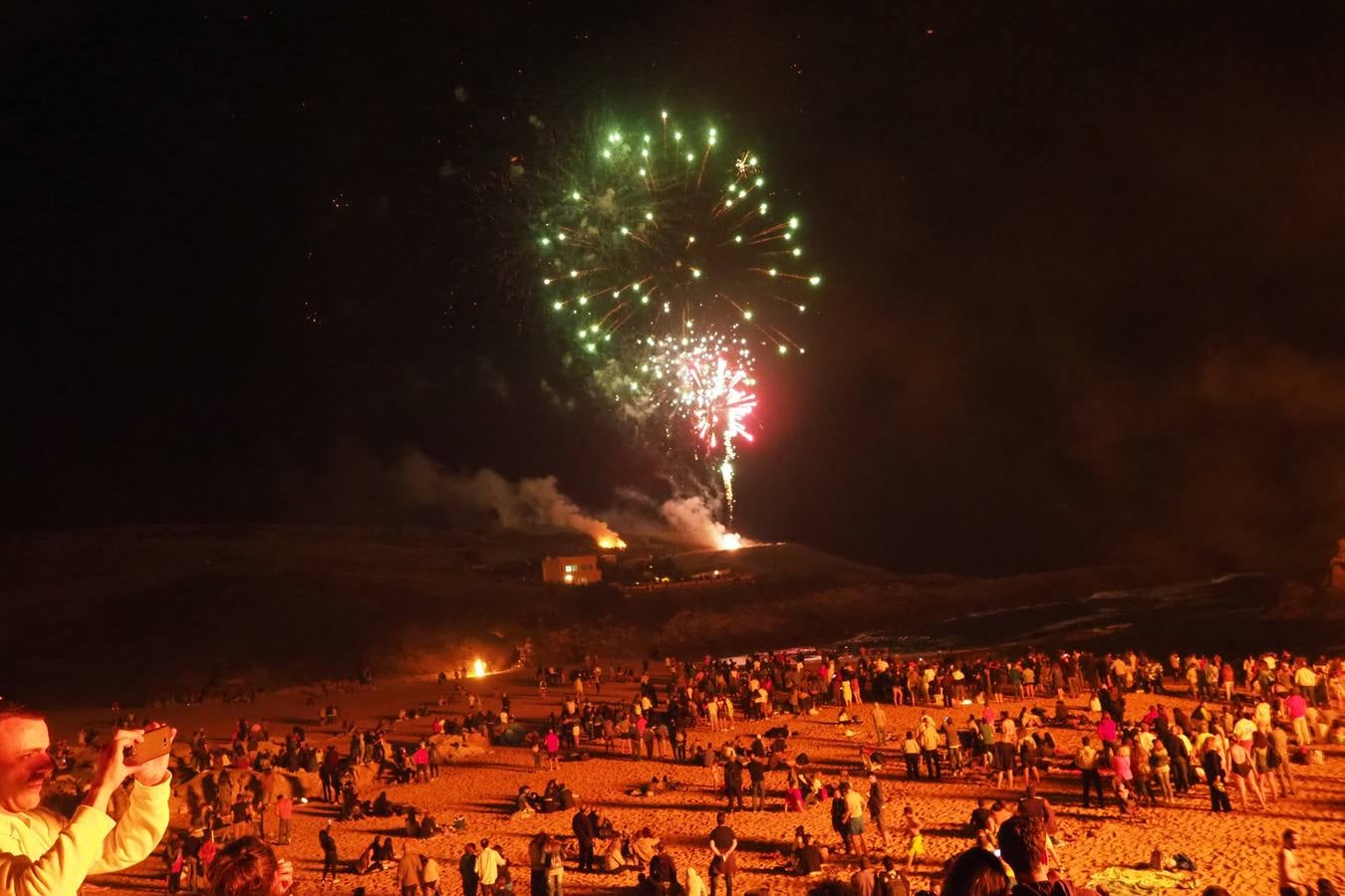 Fotos: Así fue la noche de San Juan en Cantabria