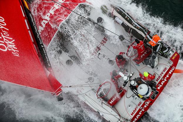 El 'Mapfre' optó por navegar por las aguas del oeste para llegar a La Haya. ::