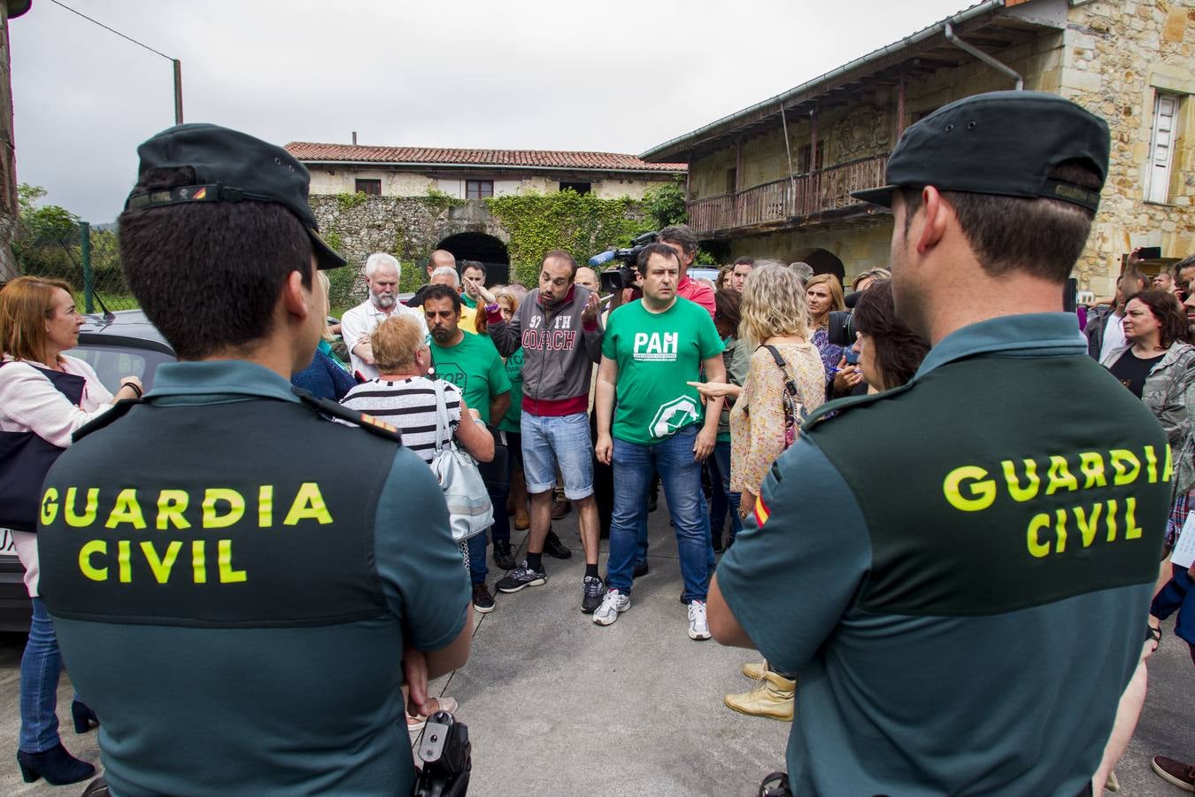 Fotos: Se paraliza el desahucio de la familia de Gama