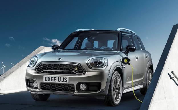 Mini Cooper SE Countryman ALL4, bajísimos consumos, pero muy deportivo