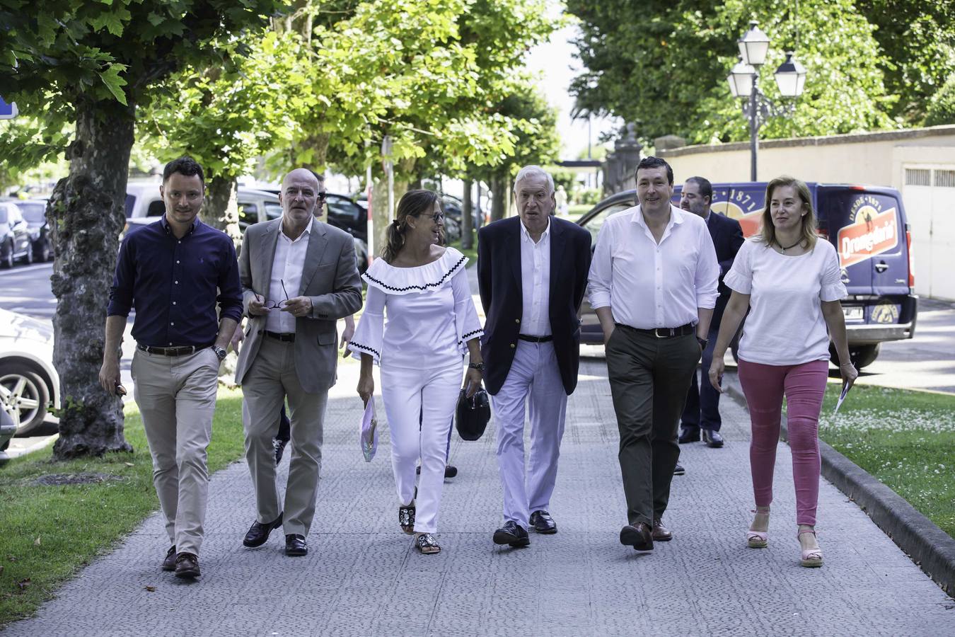 El precandidato a presidente del PP, José Manuel García-Margallo, ha participado en un encuentro con militantes en la sede del PP en Cantabria