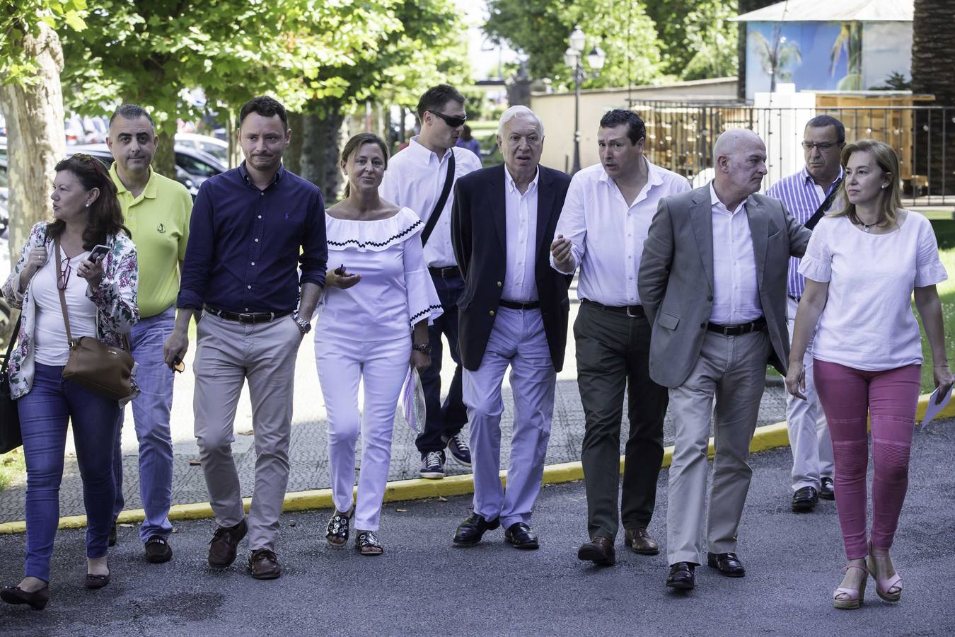 El precandidato a presidente del PP, José Manuel García-Margallo, ha participado en un encuentro con militantes en la sede del PP en Cantabria