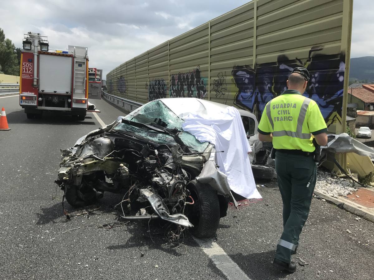 Fotos: Accidente mortal en la autovía A-8, a la altura de La Penilla de Cayón