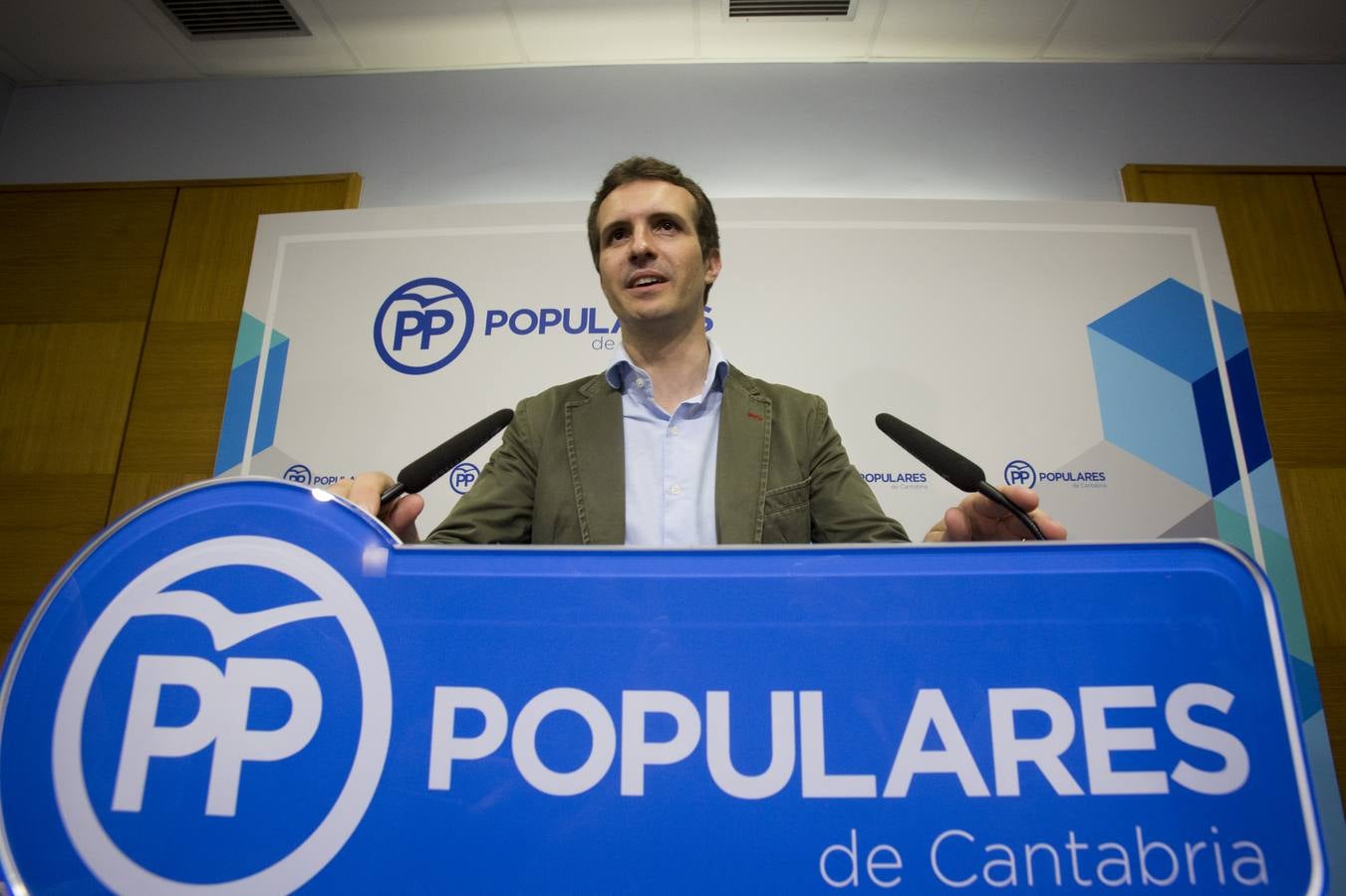 Fotos: Pablo Casado, en un acto con afiliados del PP en Santander