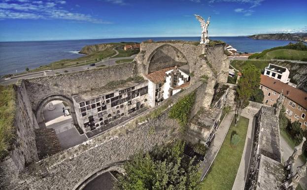 Imagen principal - Cementerio de Comillas.