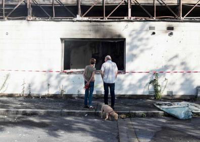 Imagen secundaria 1 - Las consecuencias de los altercados de anoche.