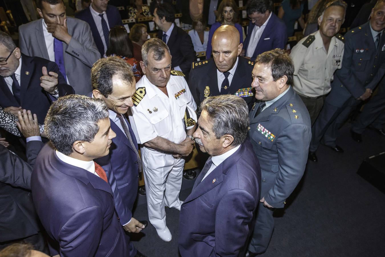 El ministro de Ciencia, Pedro Duque, preside en acto en el Paraninfo de La Magdalena