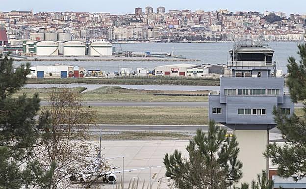 Ecologistas en Acción denuncia una calidad del aire «muy preocupante» en el puerto de Santander