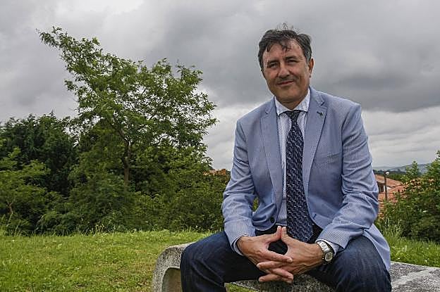 Mañanes cierra su primer curso escolar al frente de la Consejería -accedió al cargo en septiembre-, marcado por el conflicto torno a la jornada lectiva reducida. 